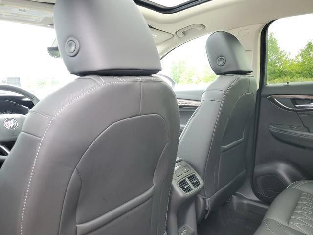 Used 2023 Buick Envision Avenir AWD/4WD image 31