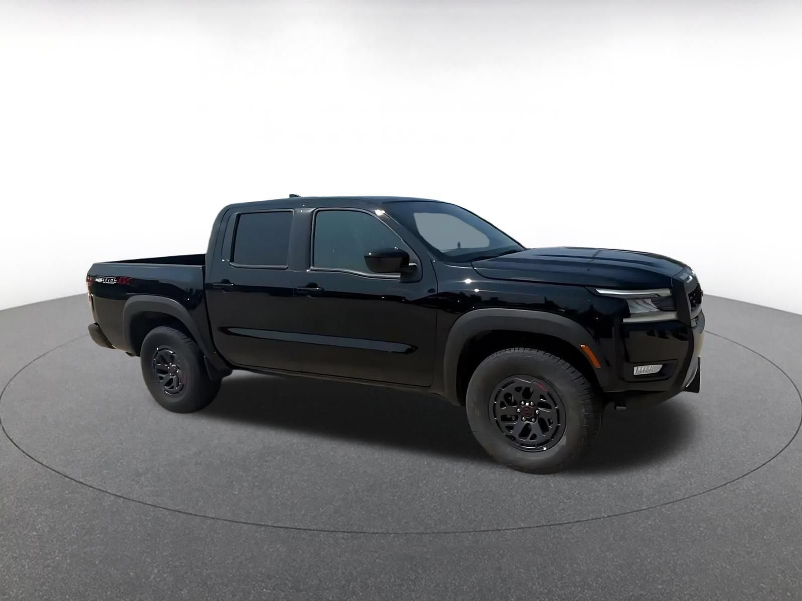 Used 2026 Nissan Frontier PRO-4X AWD/4WD image 2