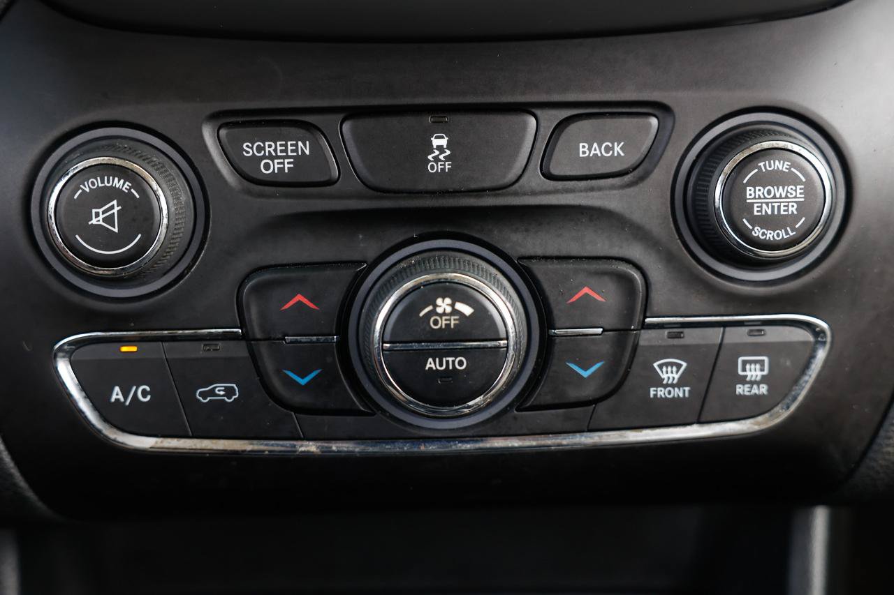 Used 2015 Jeep Cherokee Limited w/ Luxury Group FWD image 31
