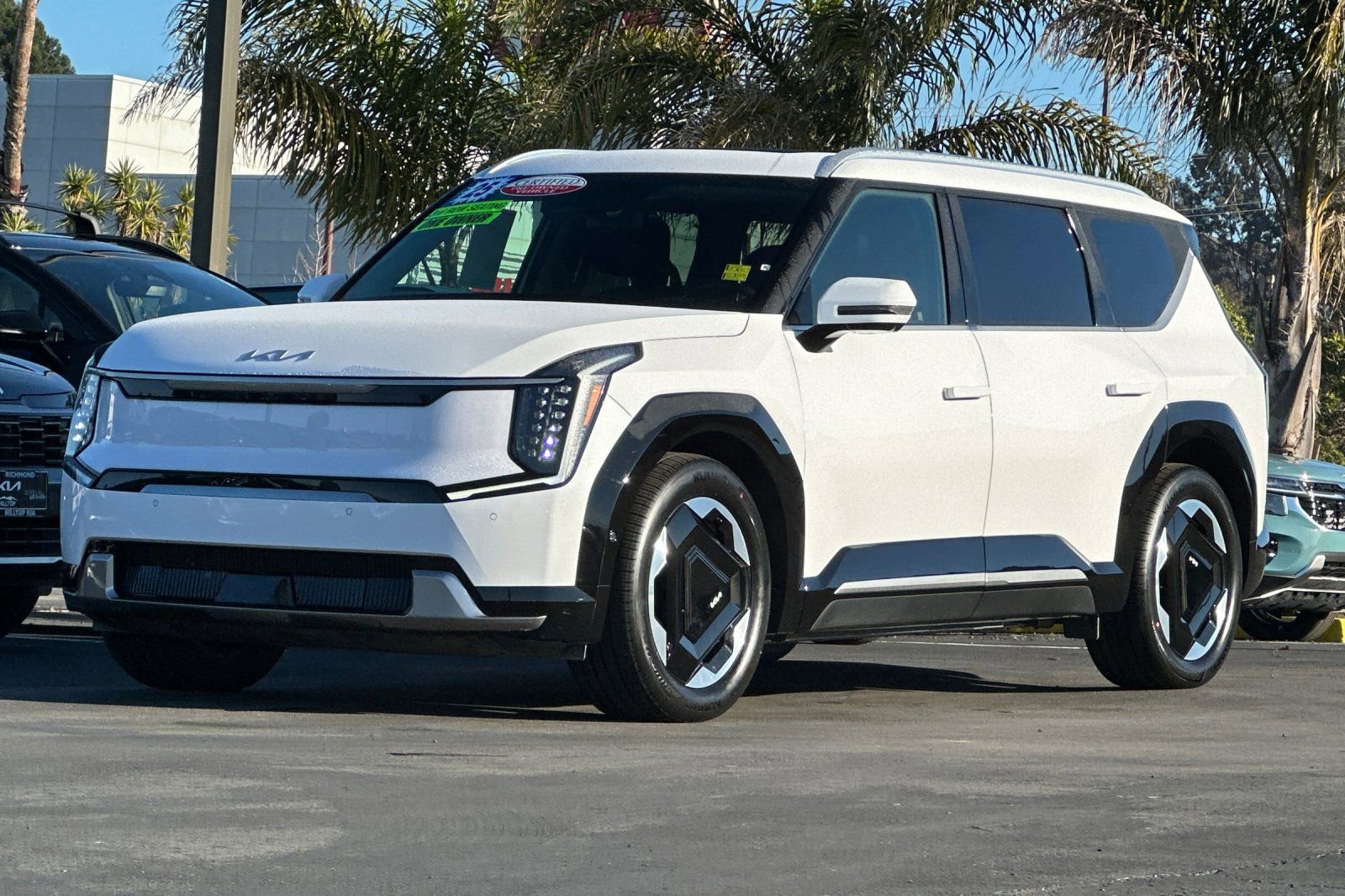 Certified 2025 Kia EV9 Land w/ Towing Package image 11