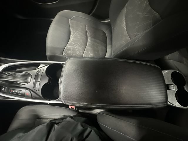 Used 2017 Chevrolet Volt LT w/ Comfort Package FWD image 28