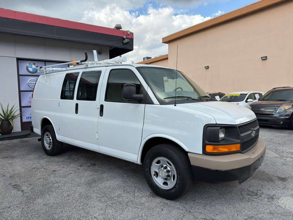 Used 2011 Chevrolet Express 2500 image 9