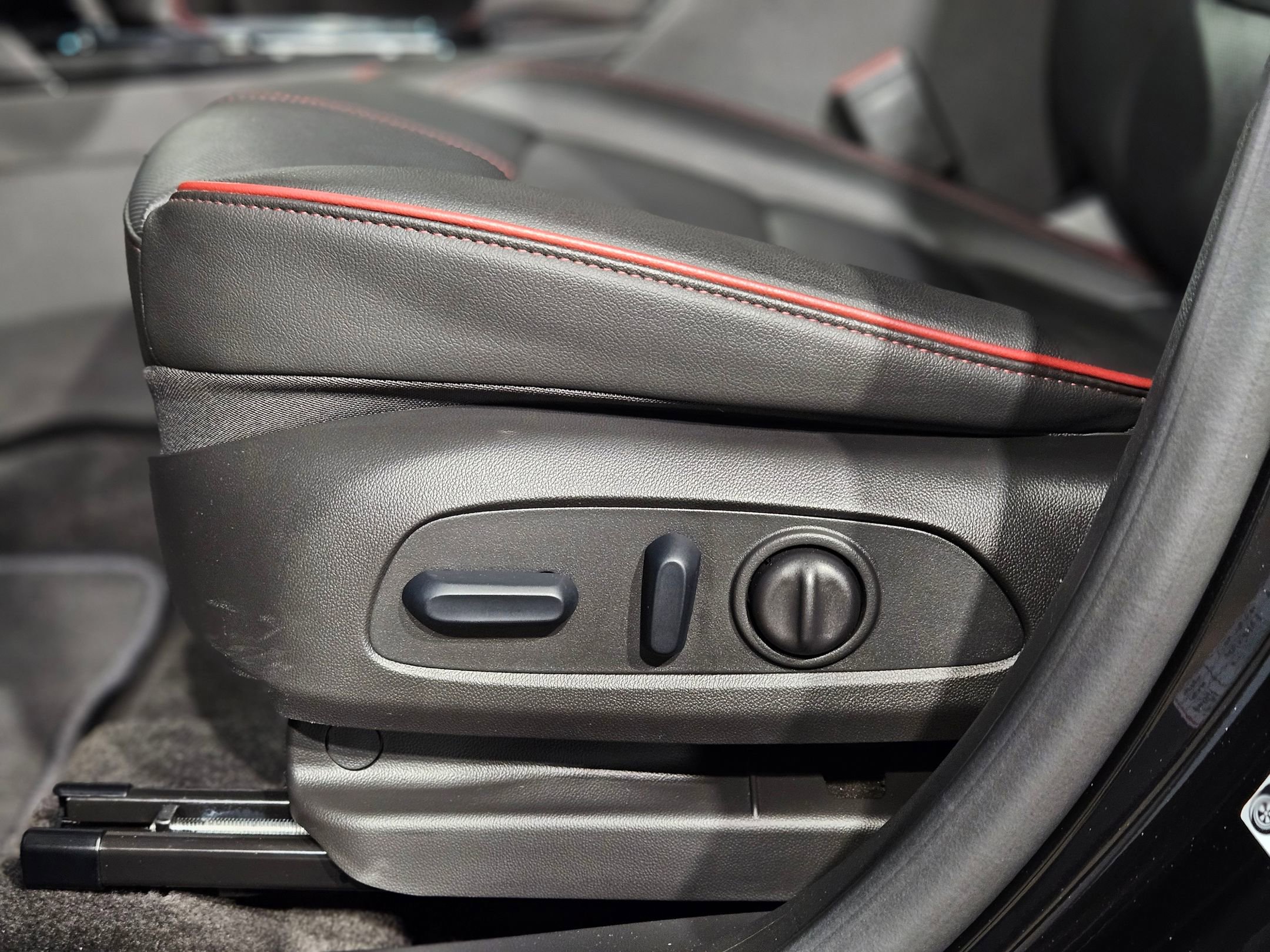 Used 2025 Chevrolet TrailBlazer RS w/ Convenience Package image 23