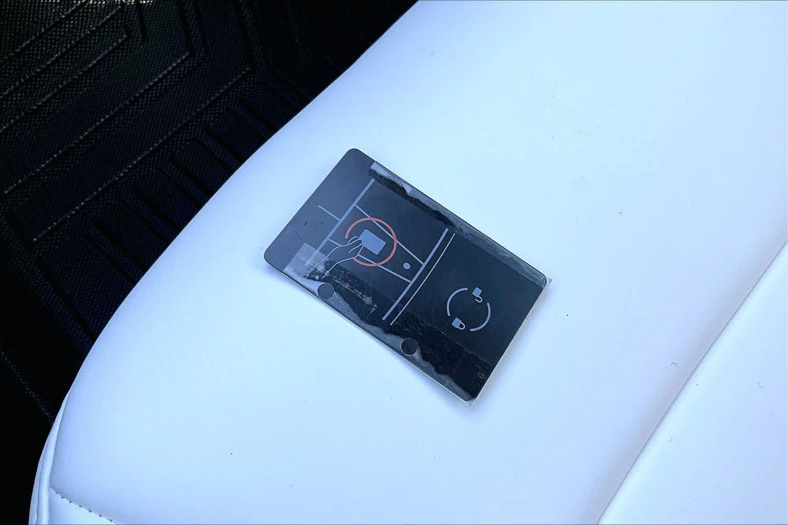 Used 2024 Tesla Model Y 2WD image 13