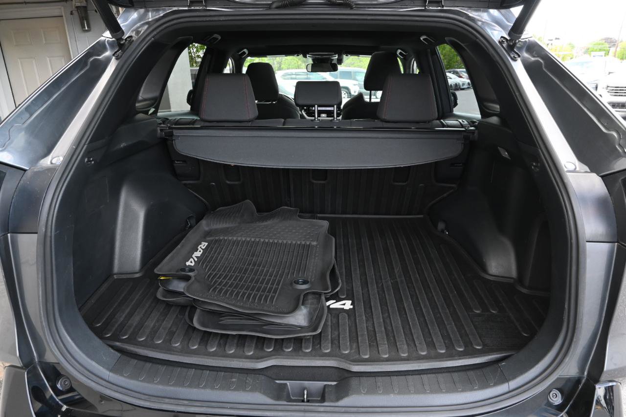 Used 2021 Toyota RAV4 SE w/ Weather & Moonroof Package AWD/4WD image 22