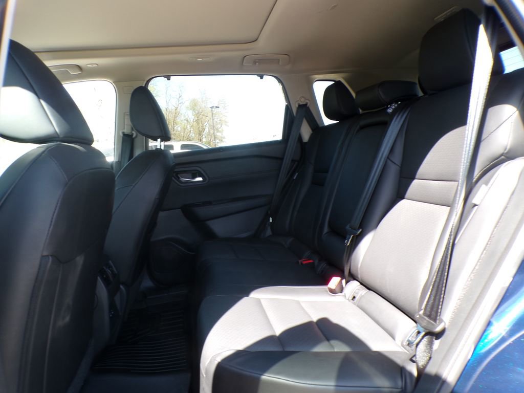 Used 2024 Nissan Rogue SV w/ SV Premium Package image 20