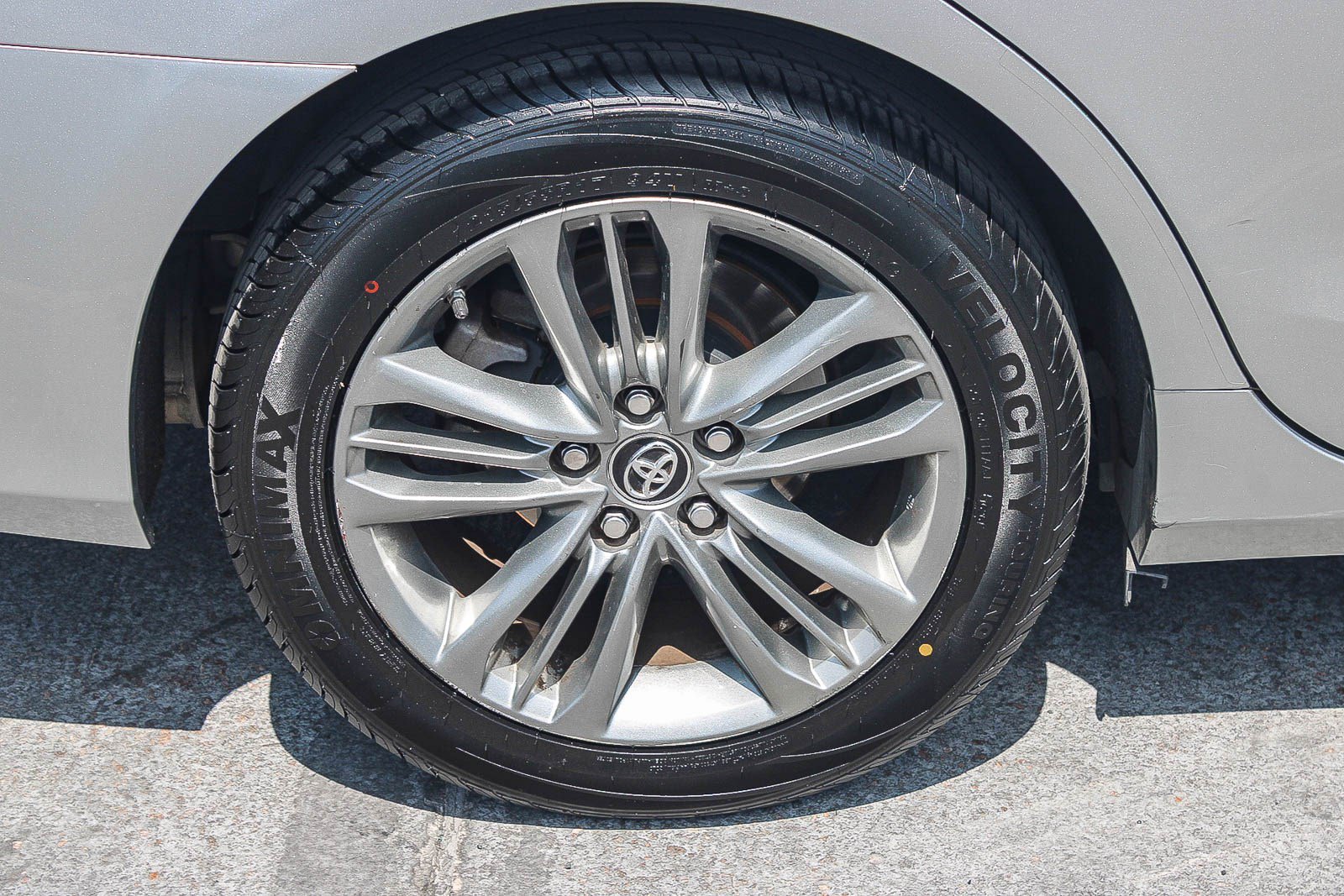 Used 2017 Toyota Camry SE FWD image 12