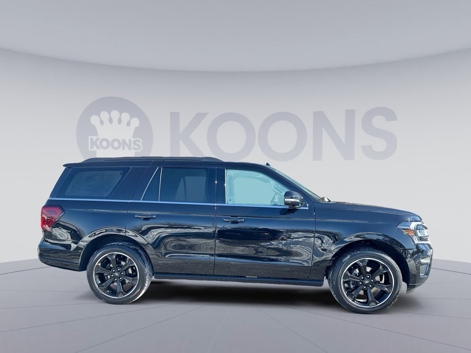 Used 2023 Ford Expedition Limited image 8