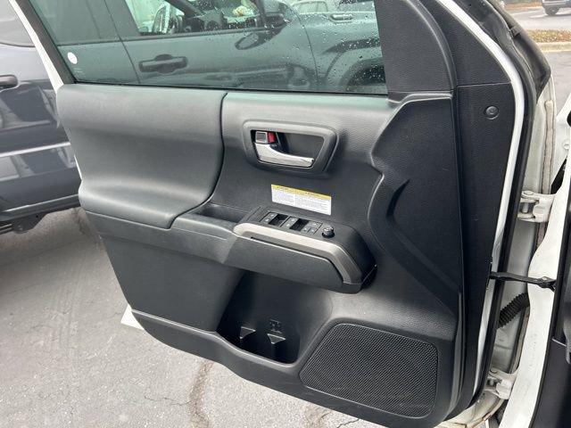 Used 2019 Toyota Tacoma TRD Off-Road w/ Technology Package image 27