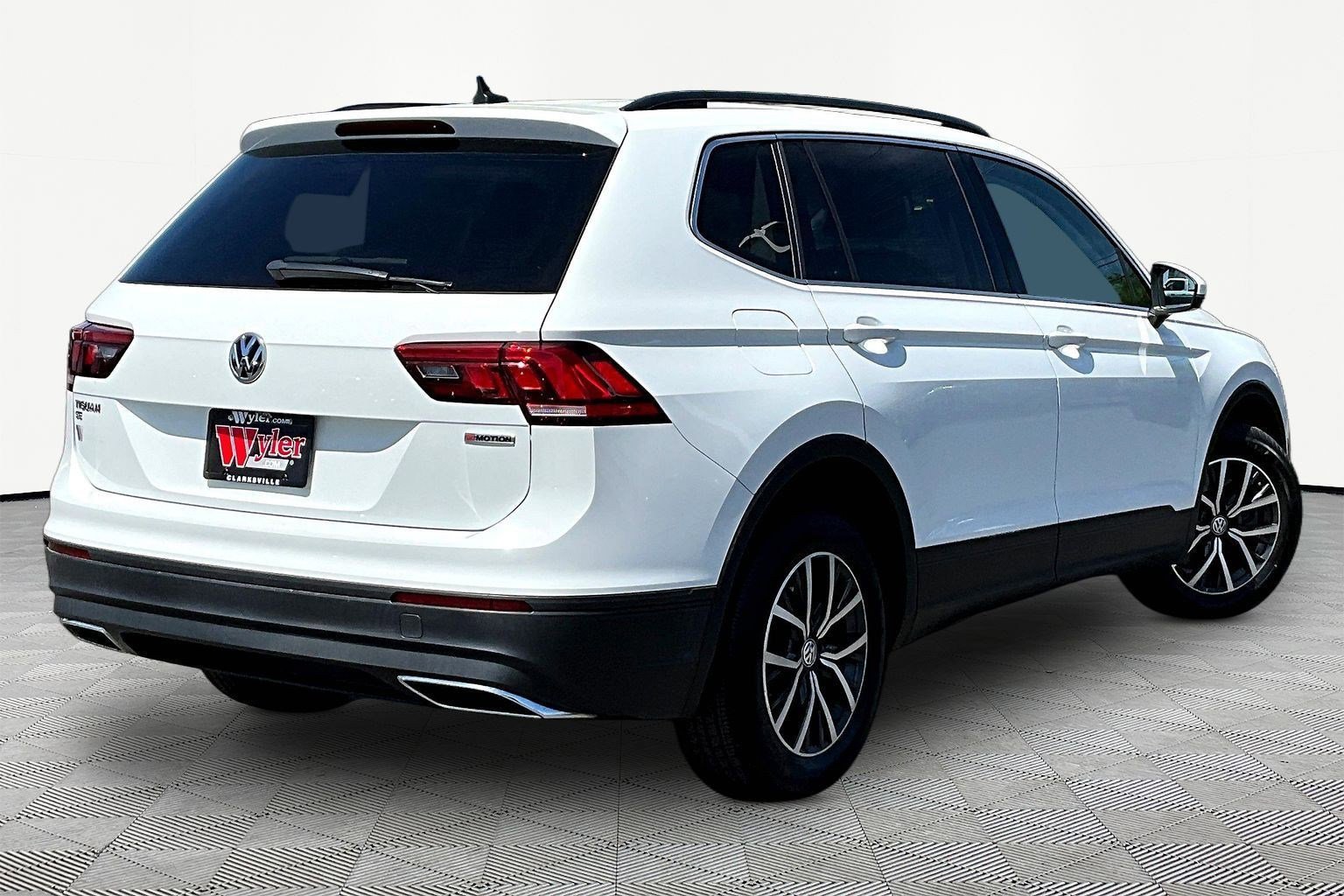 Used 2019 Volkswagen Tiguan SE w/ 3rd Row Seat Package AWD/4WD image 6
