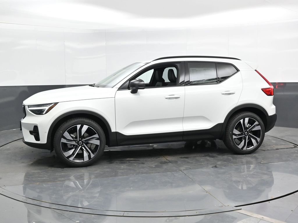 New 2025 Volvo XC40 B5 Plus w/ Protection Package Premier image 6