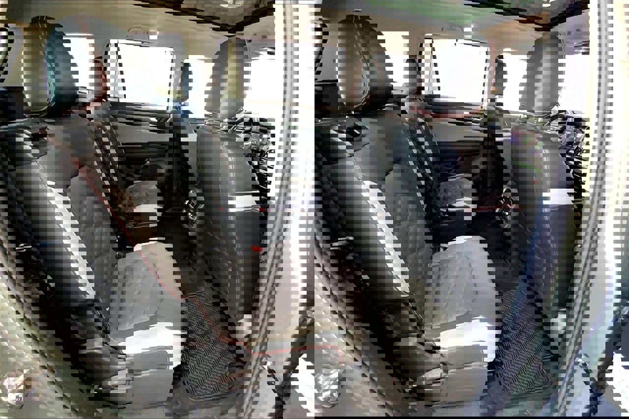 Used 2024 Volkswagen Atlas Peak Edition SE image 20