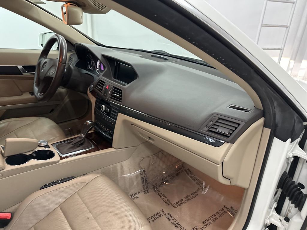 Used 2011 Mercedes-Benz E 550 Cabriolet image 23
