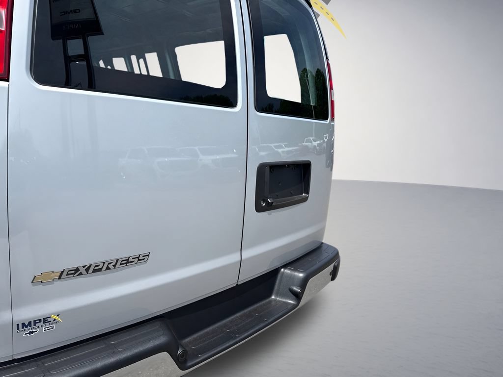 New 2026 Chevrolet Express 2500 w/ Driver Convenience Package RWD image 34