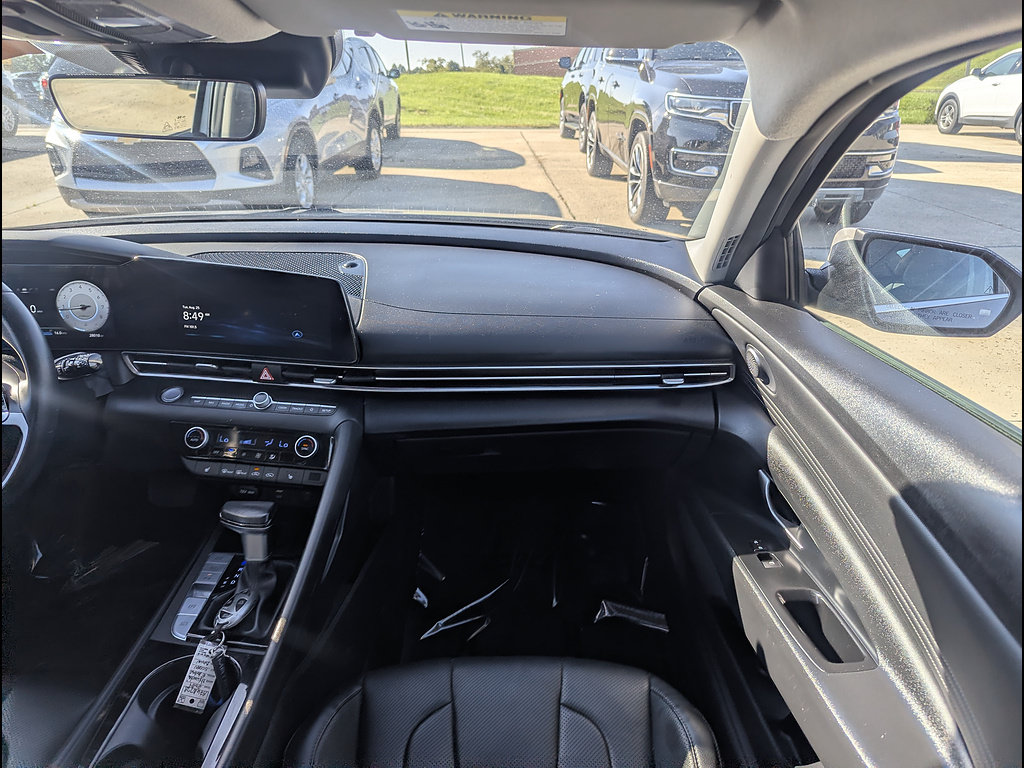 Used 2024 Hyundai Elantra Limited FWD image 4