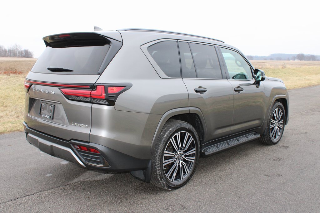 Used 2023 Lexus LX 600 4WD w/ Luxury Package image 7