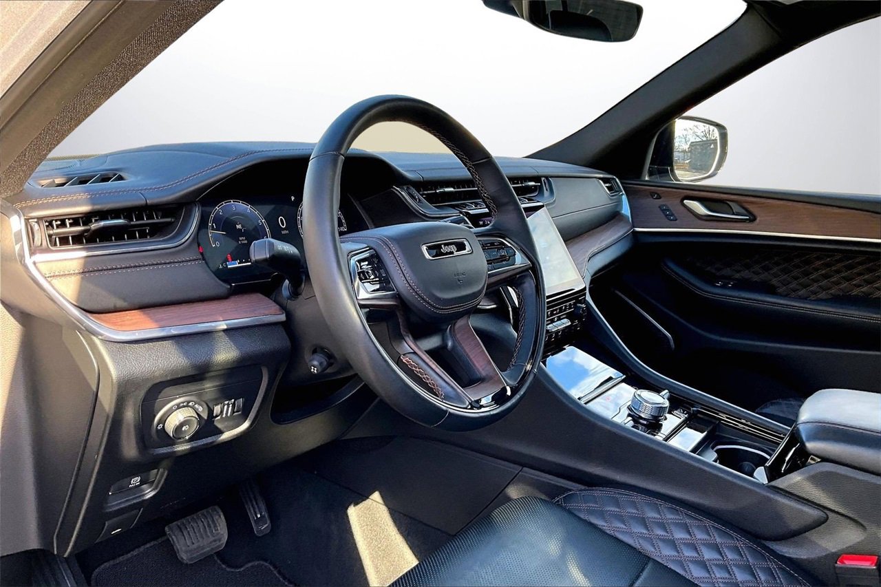 Certified 2025 Jeep Grand Cherokee Summit image 20