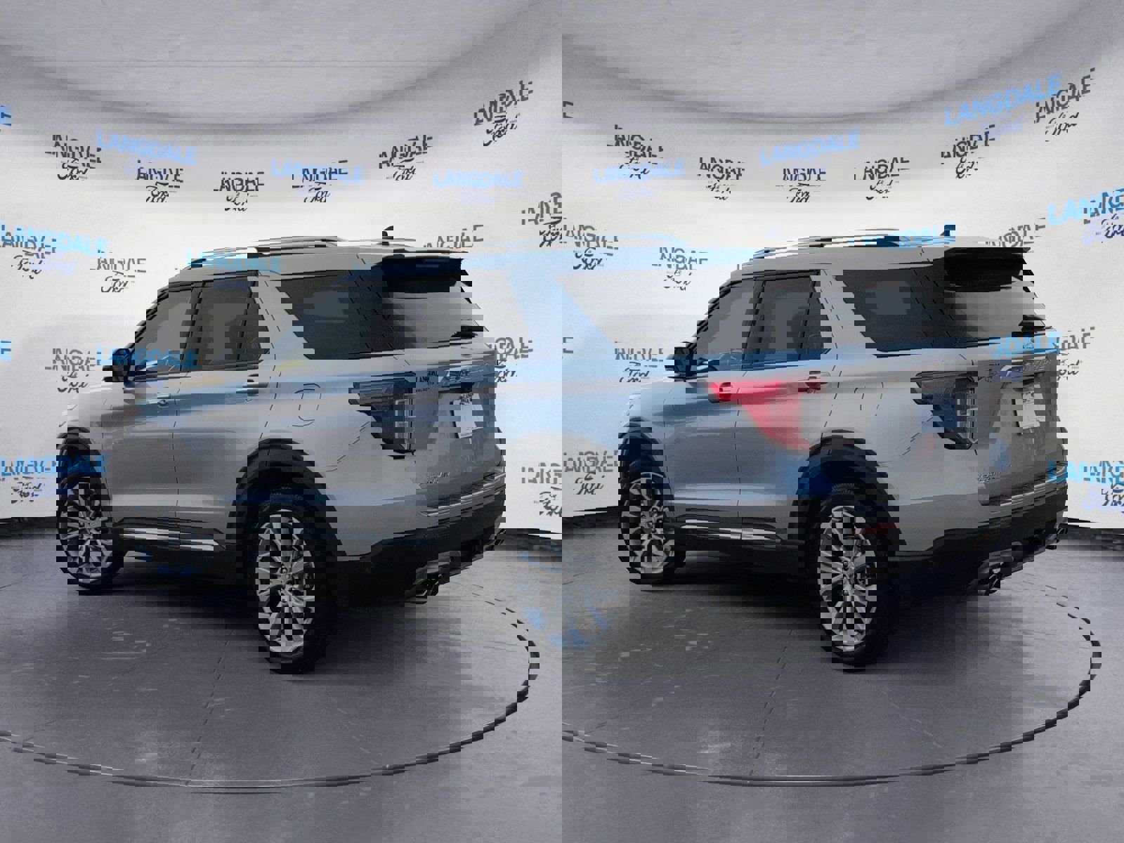 Used 2022 Ford Explorer Platinum w/ Equipment Group 601A image 9