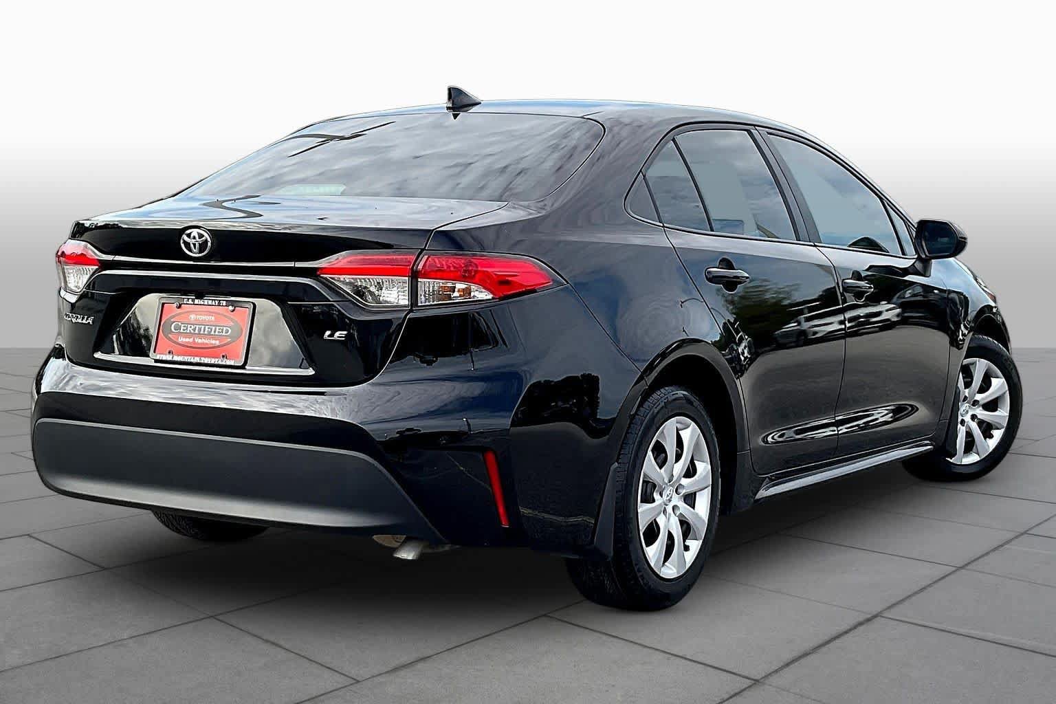 Used 2025 Toyota Corolla LE FWD image 13