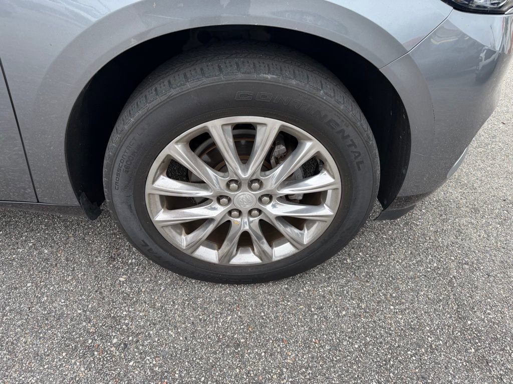 Used 2020 Buick Enclave Essence image 4