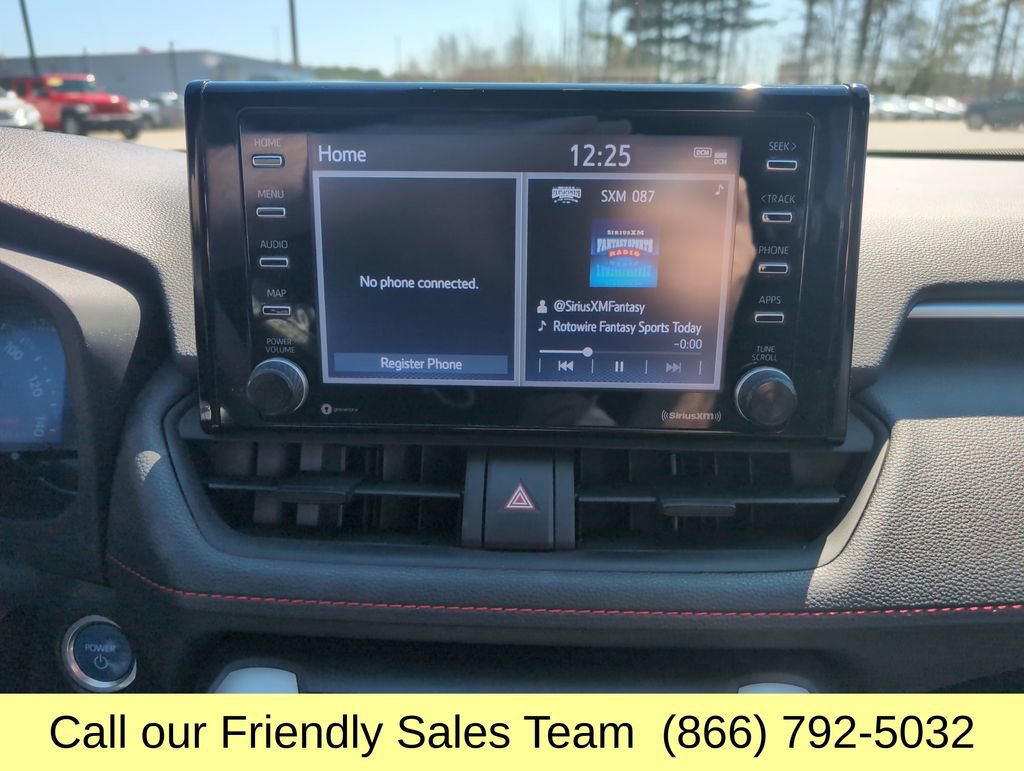 Used 2021 Toyota RAV4 SE image 19