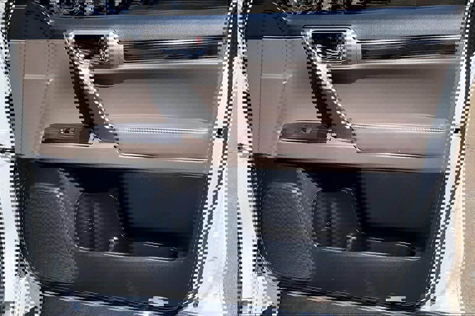 Used 2020 Lexus GX 460 Premium w/ Premium Package image 26