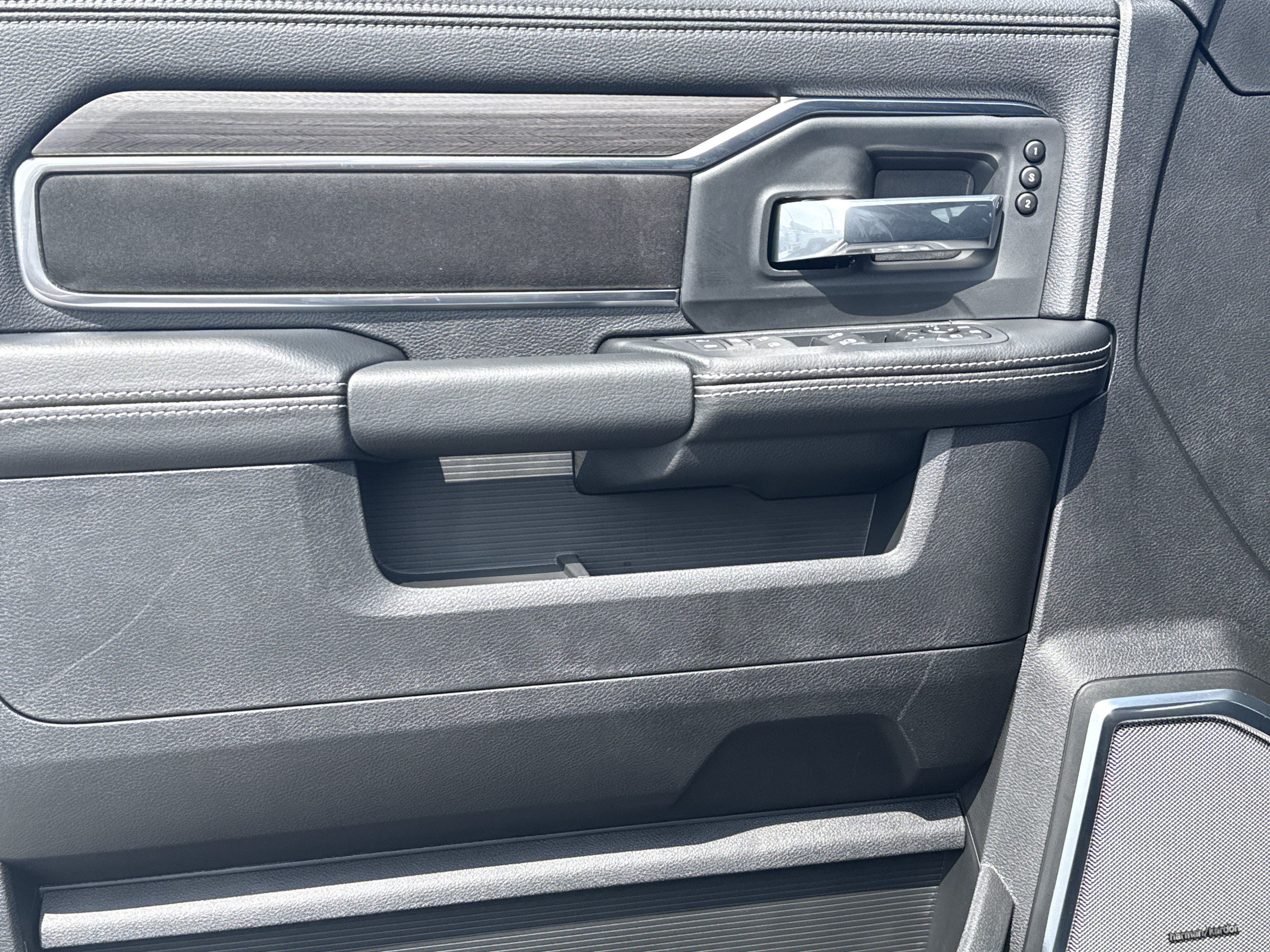 New 2026 RAM 3500 Laramie AWD/4WD image 12