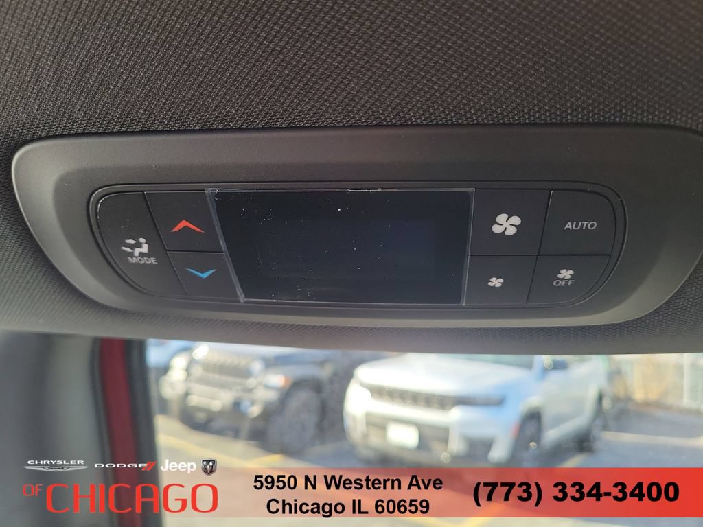 New 2026 Chrysler Pacifica Select AWD/4WD image 13