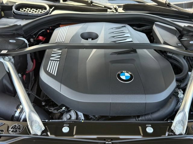 Used 2026 BMW 750e xDrive AWD/4WD image 33