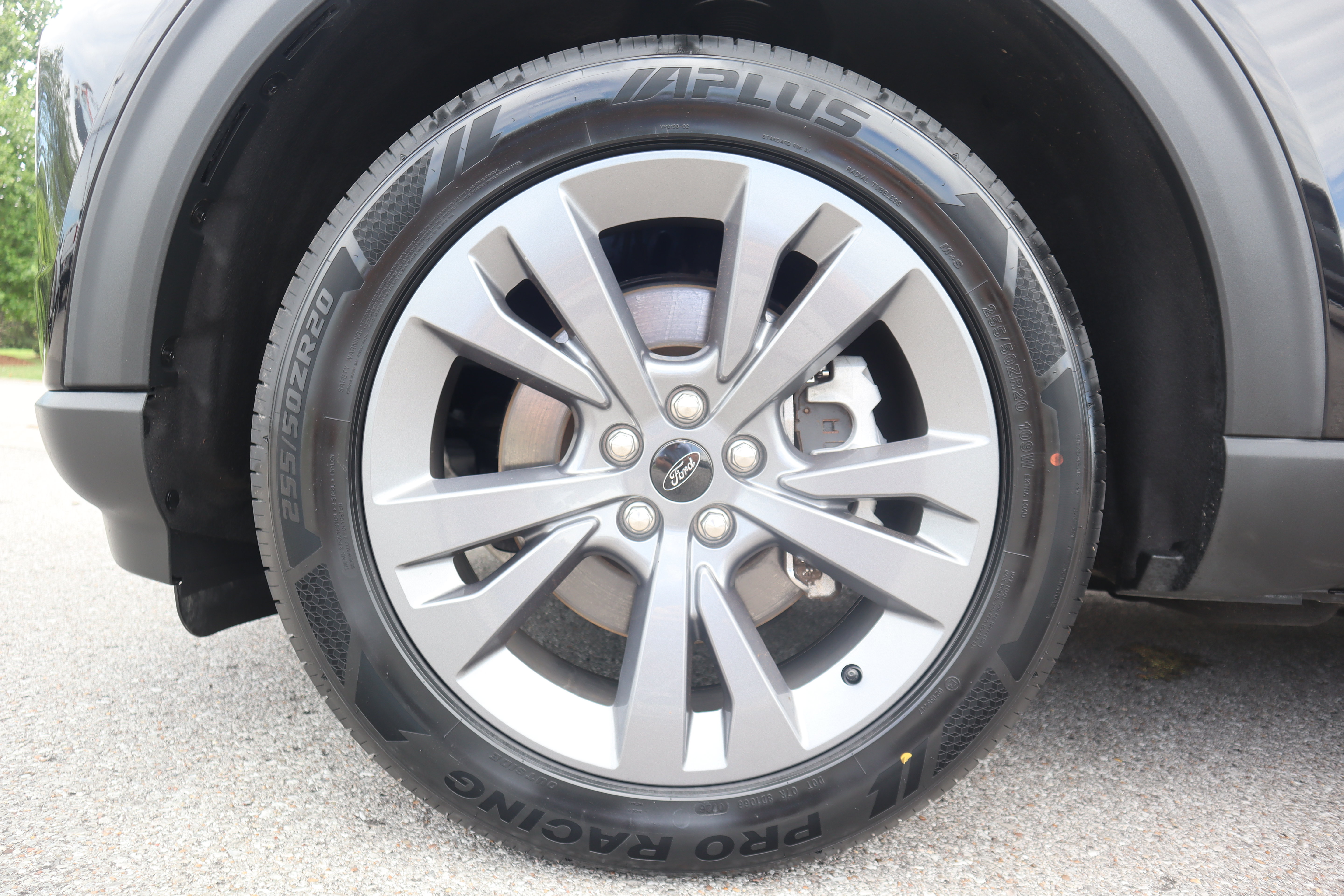 Used 2022 Ford Explorer XLT w/ Equipment Group 202A AWD/4WD image 11