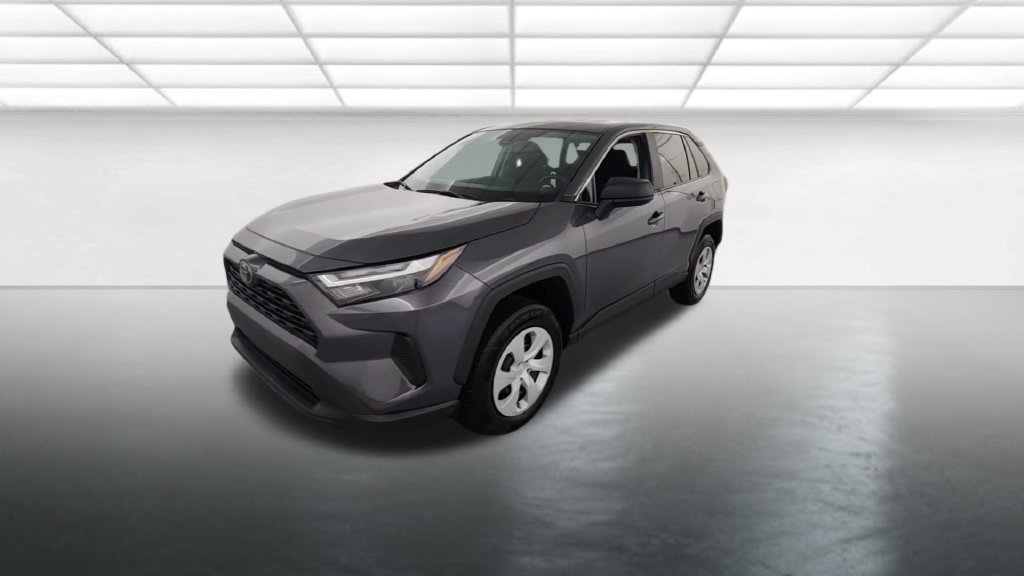 Used 2024 Toyota RAV4 LE AWD/4WD image 2