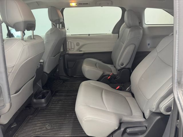 Used 2024 Toyota Sienna XLE w/ XLE Plus Package FWD image 19