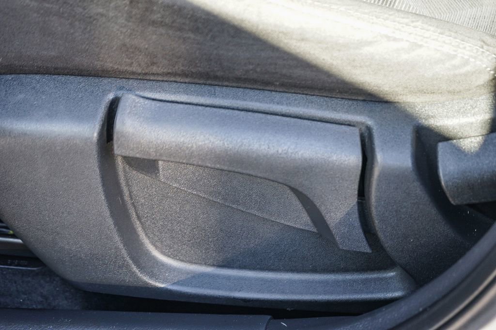 Used 2015 Nissan Rogue S image 24