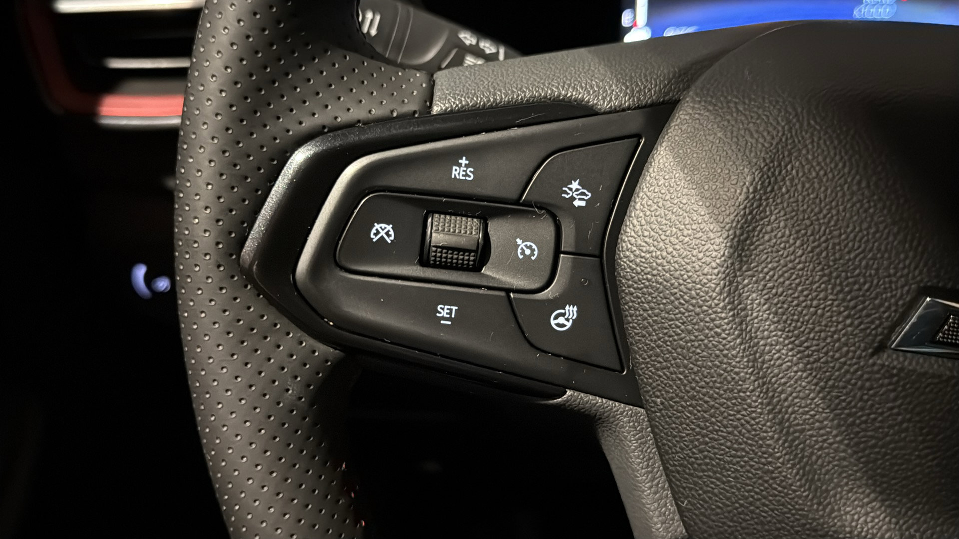 Used 2025 Chevrolet TrailBlazer RS w/ Convenience Package image 16