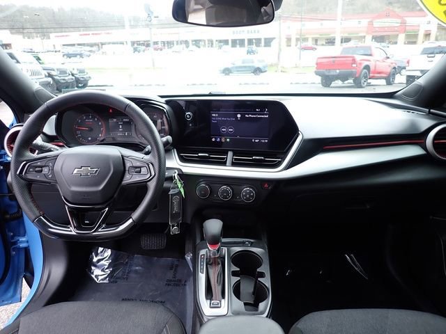 Used 2024 Chevrolet Trax RS w/ Sunroof Package image 15