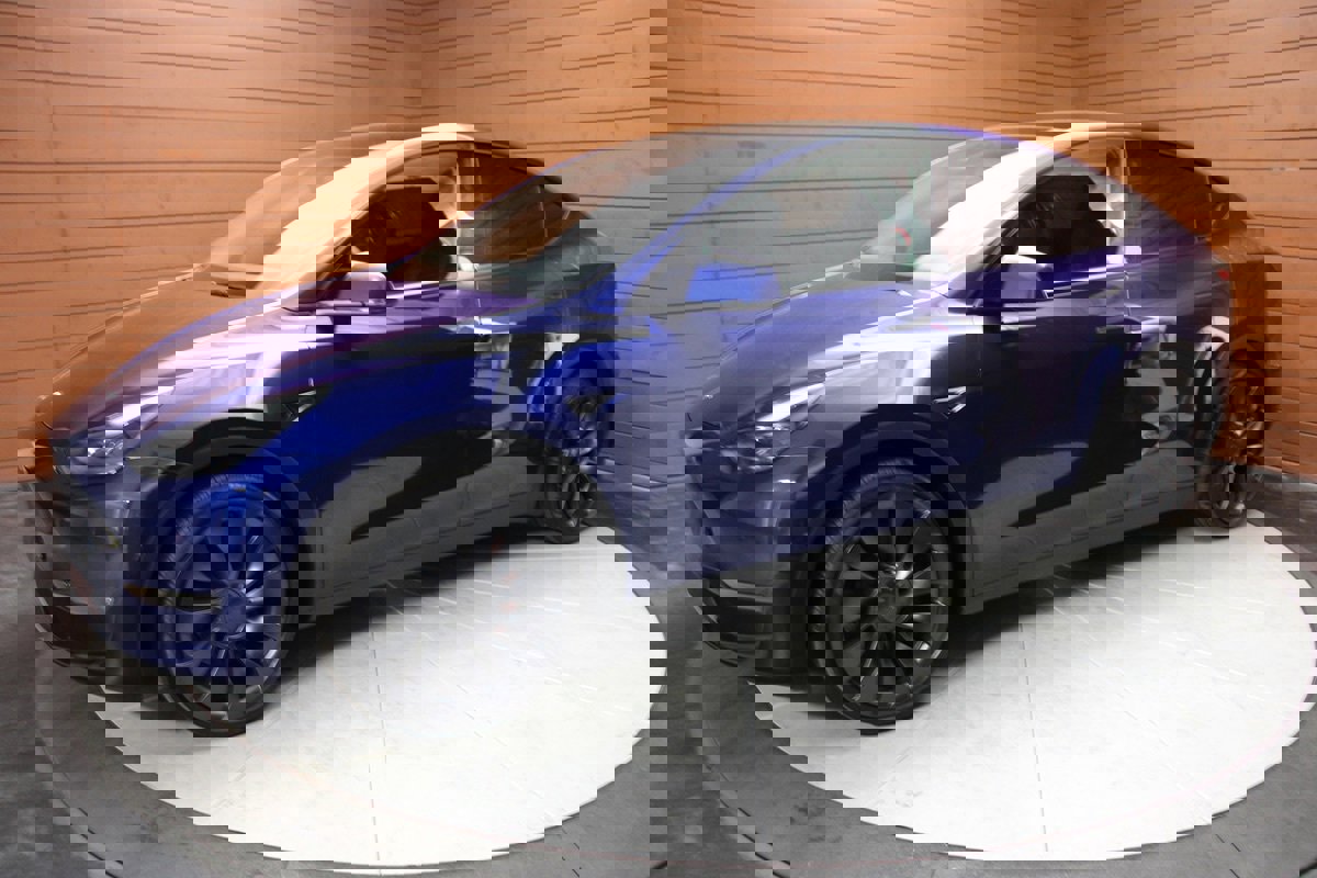 Used 2024 Tesla Model Y Performance image 7