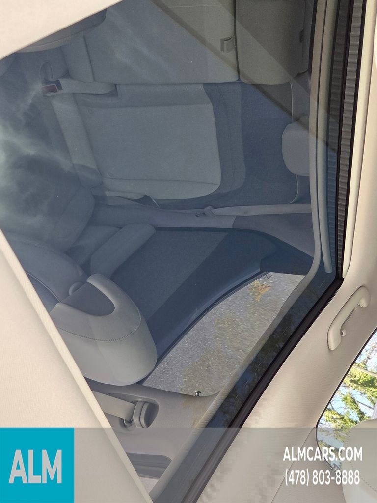 Used 2025 Genesis GV60 RWD image 18