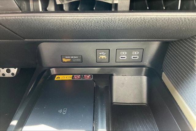 Used 2025 Toyota Camry SE FWD image 18