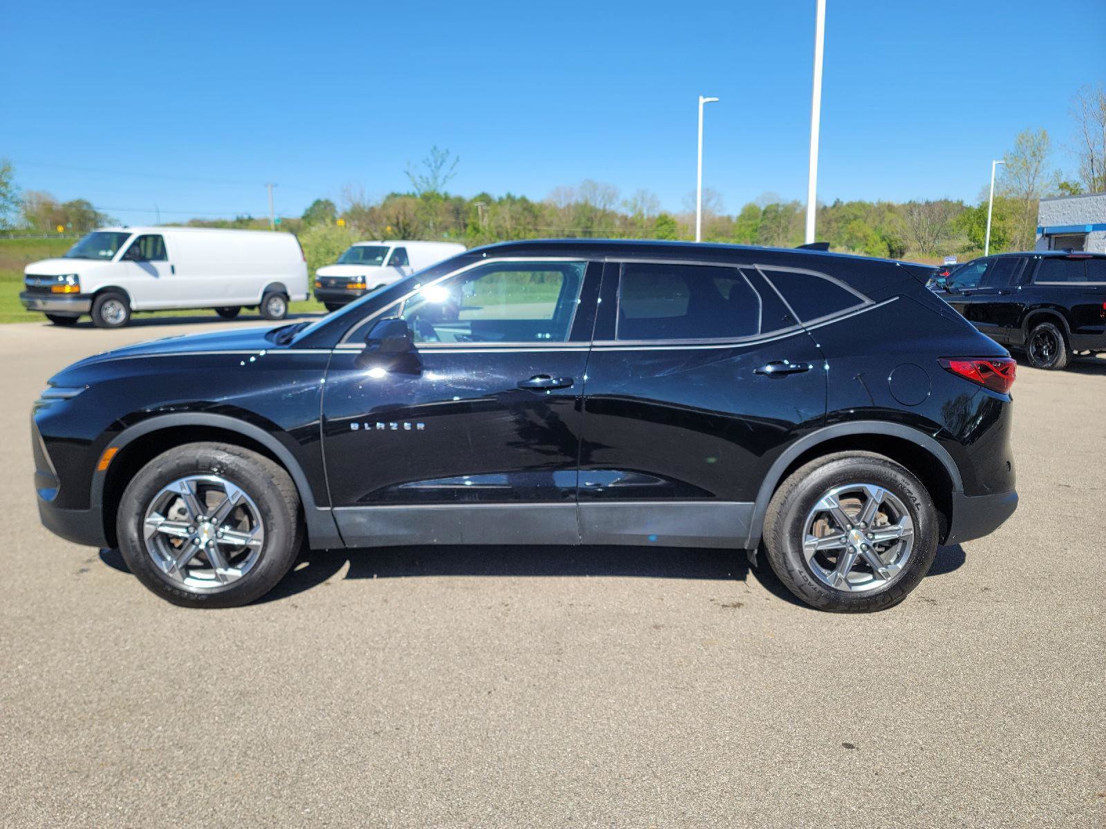 Used 2023 Chevrolet Blazer LT w/ LPO, Floor Liner Package FWD image 2