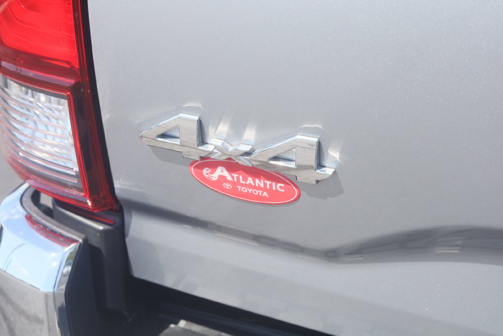 Certified 2021 Toyota Tacoma SR5 AWD/4WD image 25