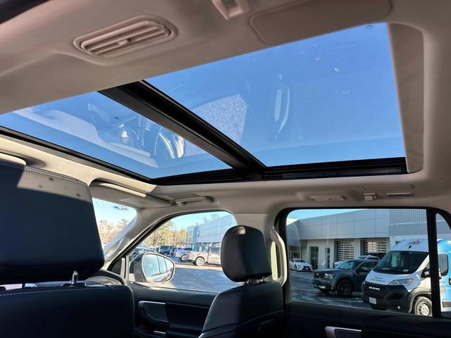 Used 2025 Ford Expedition Platinum w/ Driver's Package image 12