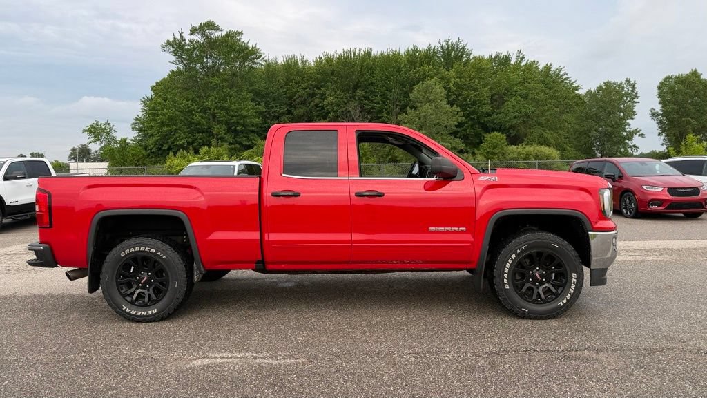Used 2017 GMC Sierra 1500 SLE w/ SLE Value Package AWD/4WD image 9