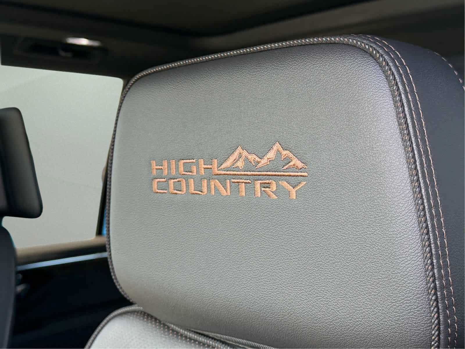 New 2026 Chevrolet Tahoe High Country AWD/4WD image 18