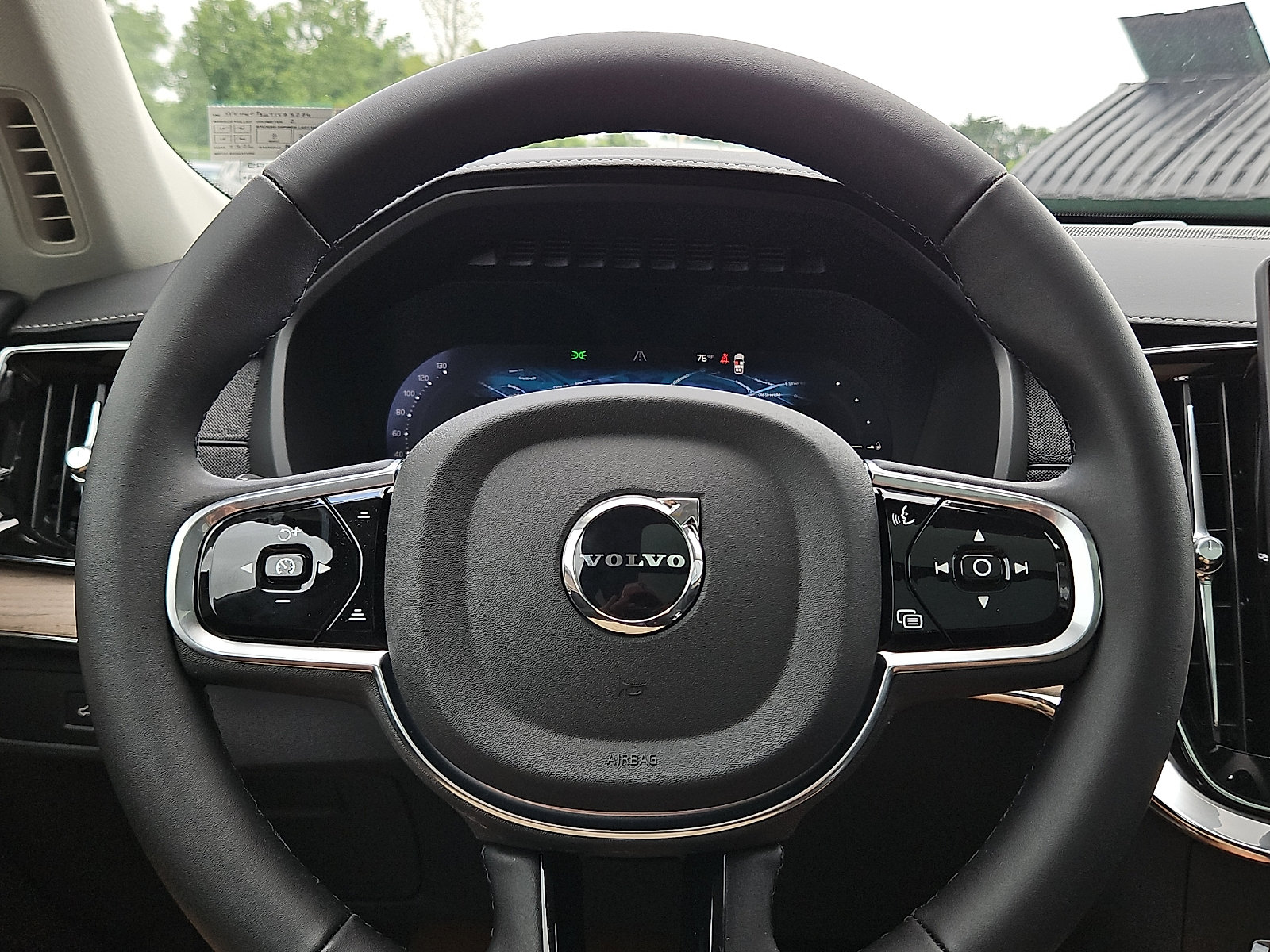 New 2026 Volvo XC90 T8 Plus w/ Protection Package Premier AWD/4WD image 18