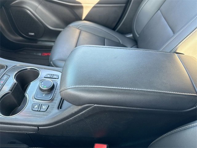 Used 2021 GMC Acadia SLT w/ Elevation Edition image 21