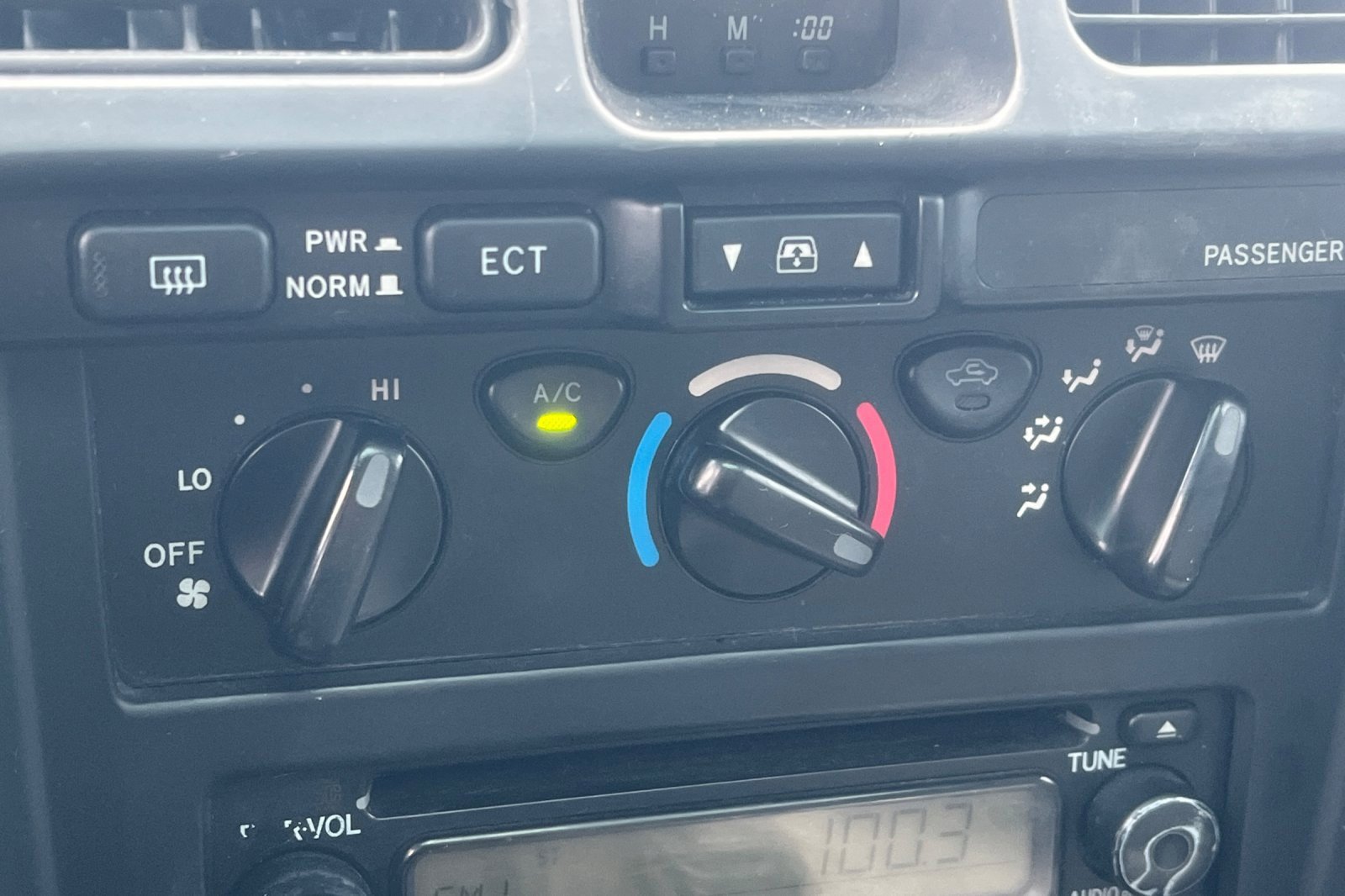 Used 2001 Toyota 4Runner SR5 image 16