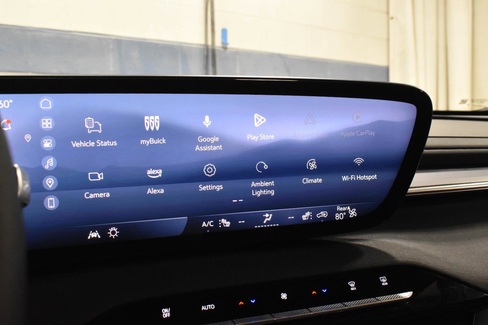 Used 2025 Buick Enclave Sport Touring FWD image 18