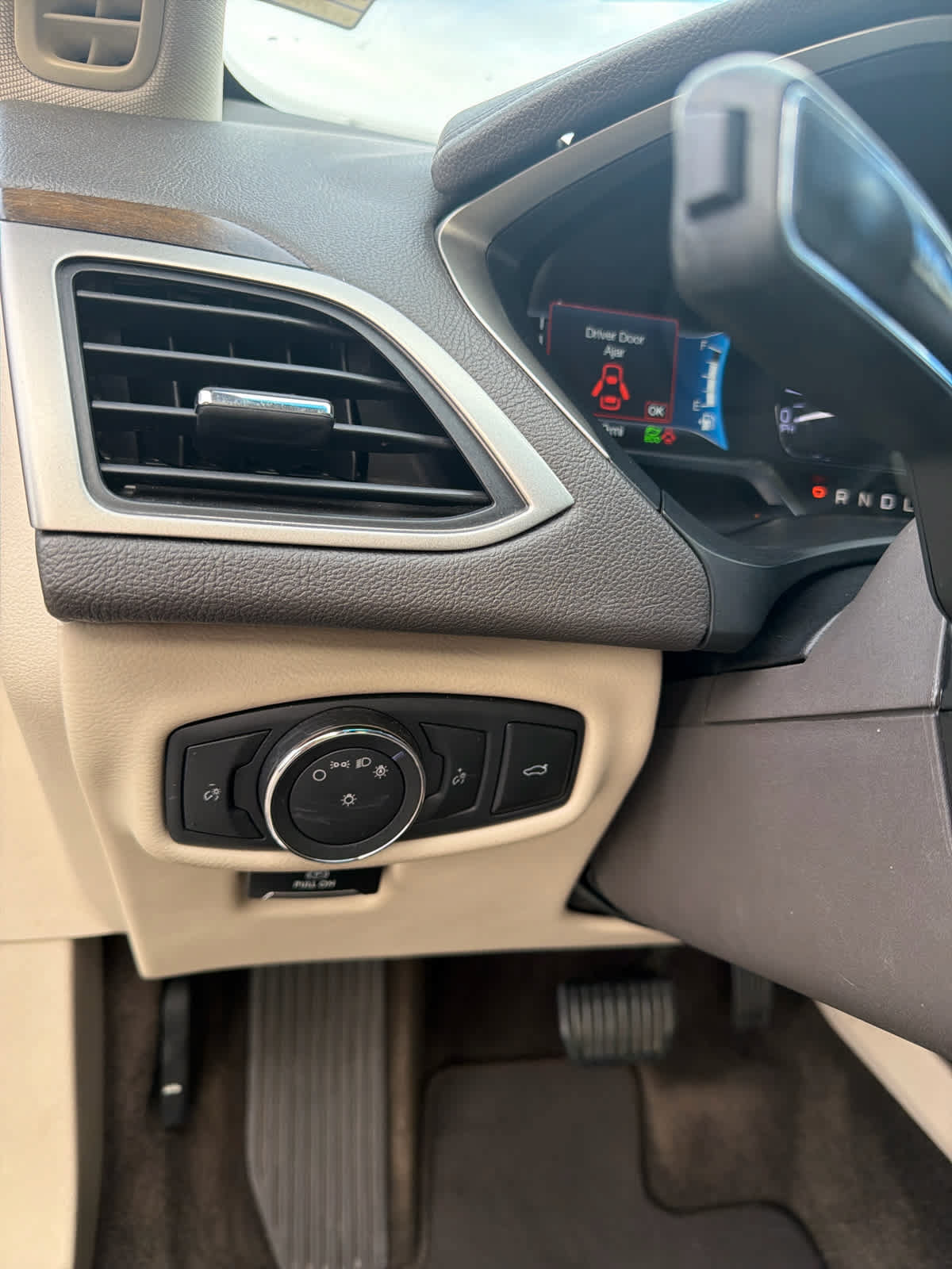 Used 2018 Lincoln MKZ Reserve w/ Technology Package FWD image 16
