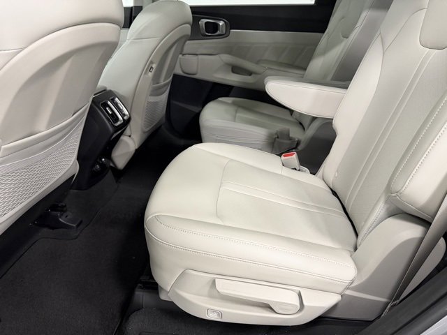 Used 2023 Kia Sorento SX image 23