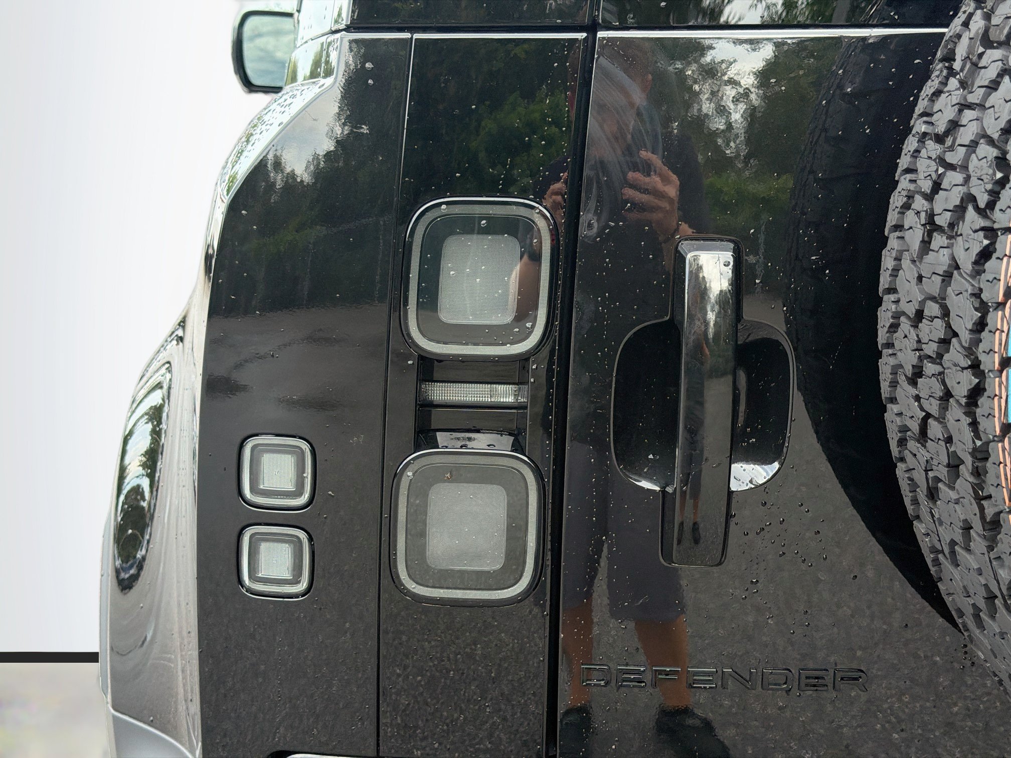 New 2026 Land Rover Defender 110 S AWD/4WD image 10